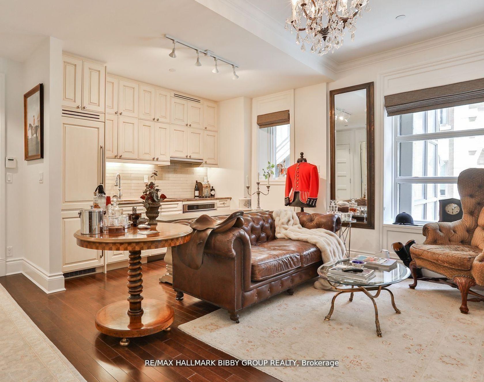 520 - 22 Leader Lane, Yonge Corridor, Toronto by Loree Meneguzzi Real Estate 520 - 22 Leader Lane, Yonge Corridor, Toronto