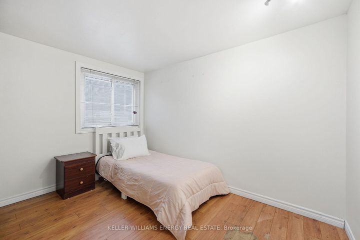 Photo 6 at 42 Oakley Boulevard, Bendale, Toronto