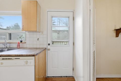 Photo 5 at 42 Oakley Boulevard, Bendale, Toronto