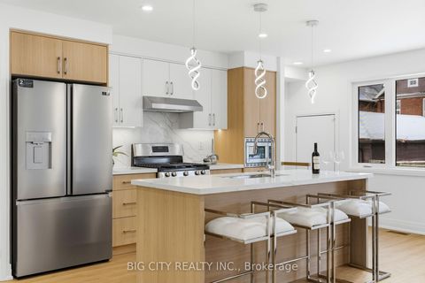 Photo 5 at 4 - 68 Westholme Avenue, Junction Area, Toronto