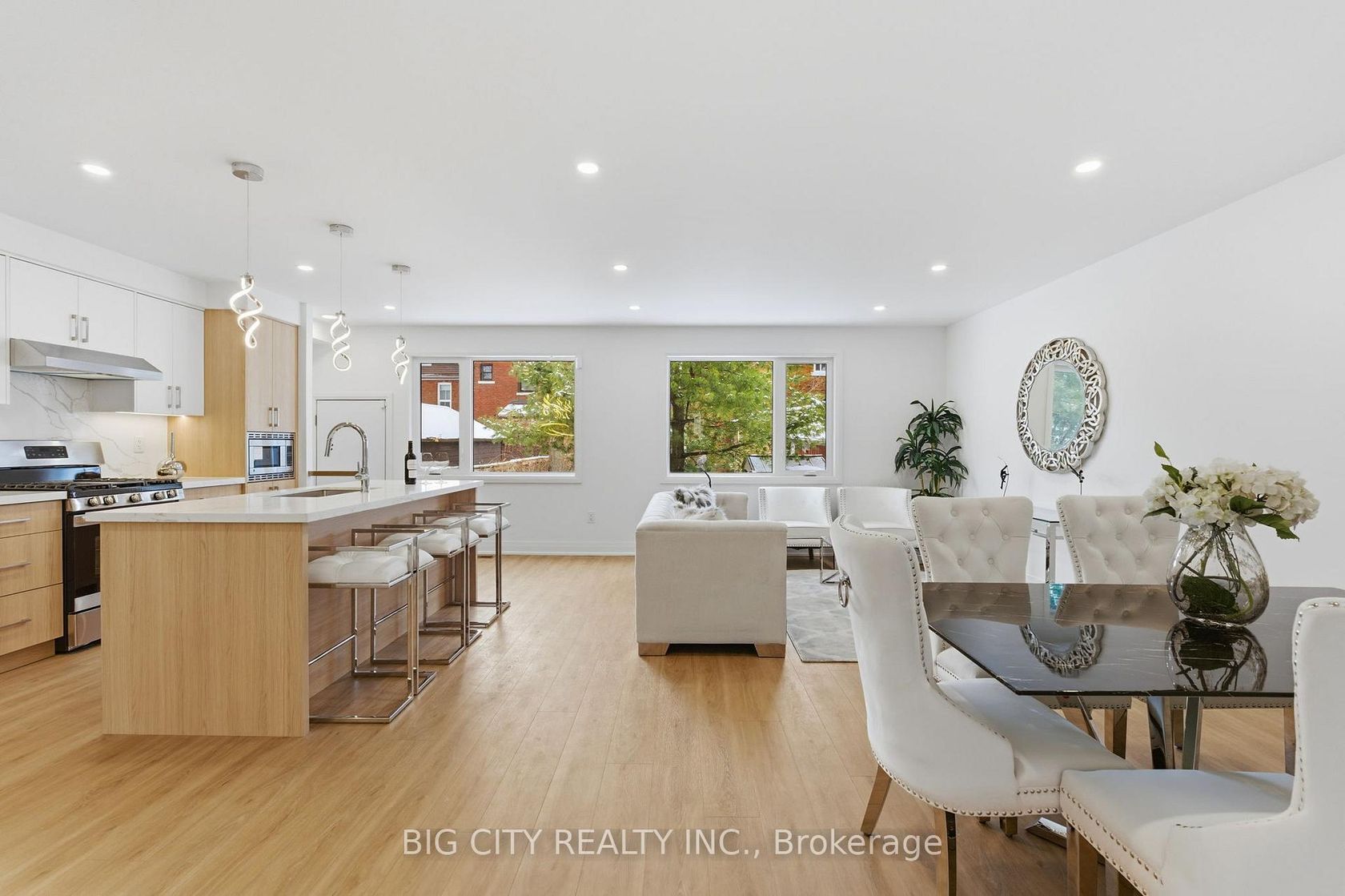 4 - 68 Westholme Avenue, Junction Area, Toronto 