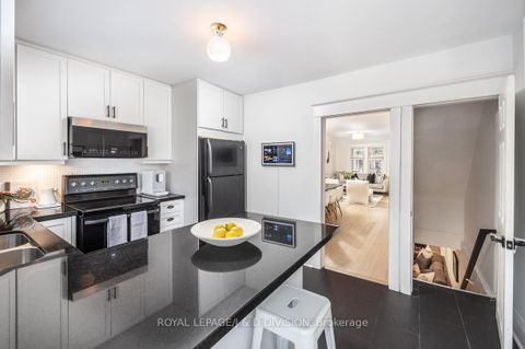 Photo 8 at 419 Davisville Avenue, Mount Pleasant East, Toronto