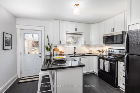 Photo 10 at 419 Davisville Avenue, Mount Pleasant East, Toronto