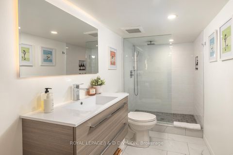 Photo 22 at 419 Davisville Avenue, Mount Pleasant East, Toronto