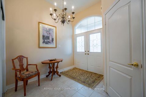 Photo 3 at 23 Amelynn Crescent, Sonoma Heights, Vaughan