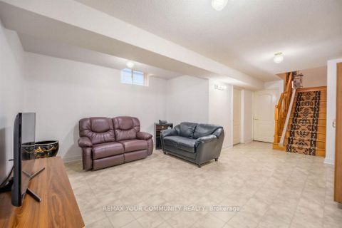 Photo 17 at 23 Amelynn Crescent, Sonoma Heights, Vaughan