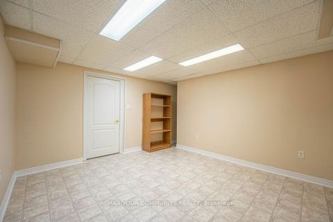 Photo 19 at 23 Amelynn Crescent, Sonoma Heights, Vaughan