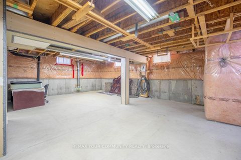 Photo 22 at 23 Amelynn Crescent, Sonoma Heights, Vaughan