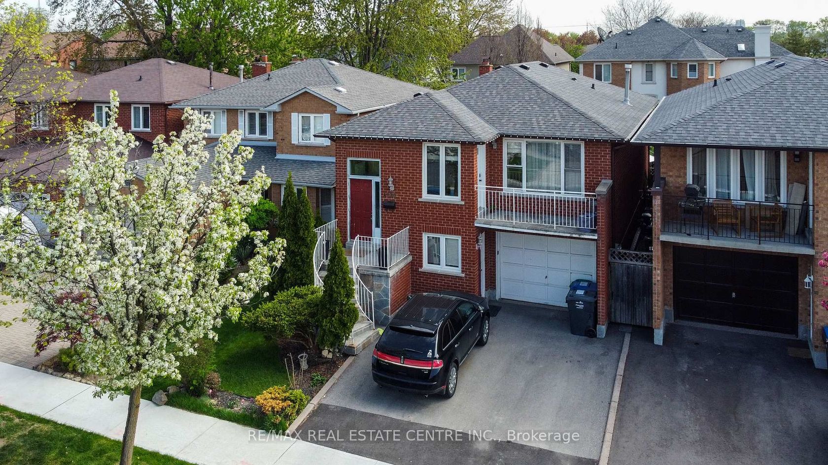 4386 Curia Crescent, Rathwood, Mississauga by Loree Meneguzzi Real Estate 4386 Curia Crescent, Rathwood, Mississauga