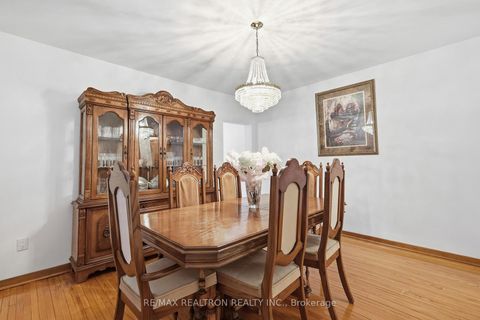 Photo 9 at 156 Silverthorn Avenue, Pellam Park, Toronto