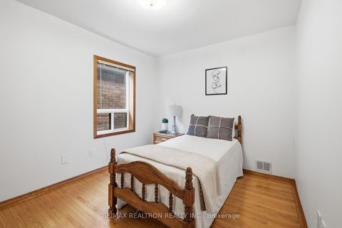 Photo 11 at 156 Silverthorn Avenue, Pellam Park, Toronto