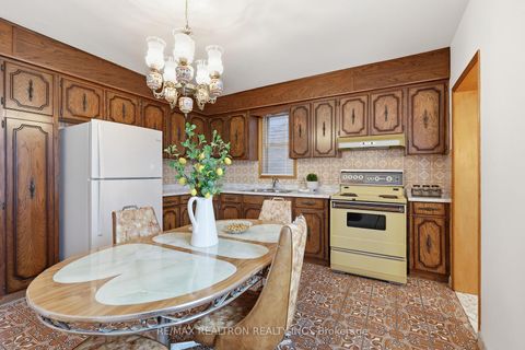 Photo 14 at 156 Silverthorn Avenue, Pellam Park, Toronto