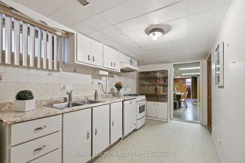 Photo 24 at 156 Silverthorn Avenue, Pellam Park, Toronto