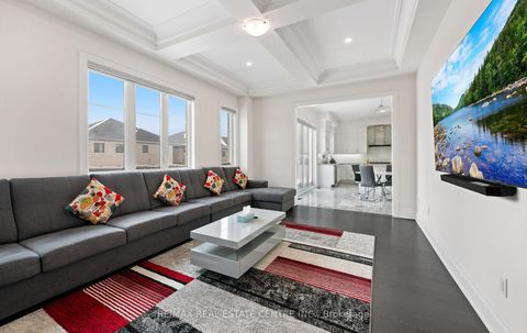 Photo 14 at 160 Wainfleet Crescent, Vellore Village, Vaughan