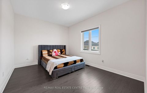 Photo 35 at 160 Wainfleet Crescent, Vellore Village, Vaughan