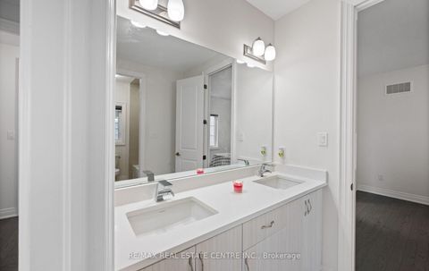 Photo 36 at 160 Wainfleet Crescent, Vellore Village, Vaughan