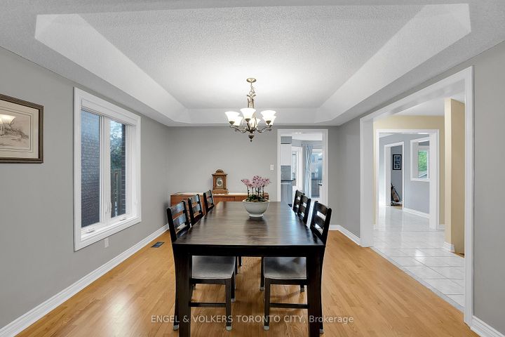 Photo 9 at 24 Timber Valley Avenue, Oak Ridges, Richmond Hill