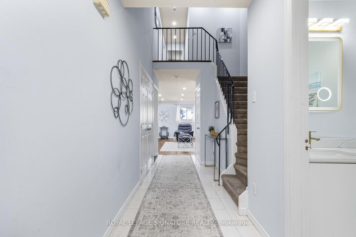 Photo 1 at 81 - 2670 Battleford Road, Meadowvale, Mississauga
