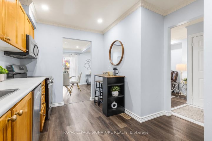 Photo 6 at 81 - 2670 Battleford Road, Meadowvale, Mississauga