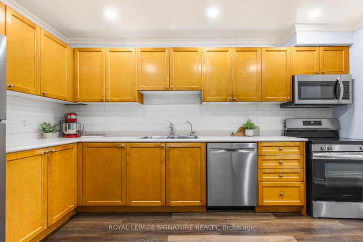 Photo 8 at 81 - 2670 Battleford Road, Meadowvale, Mississauga