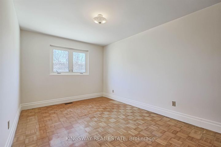 Photo 7 at 184 Edmonton Drive, Pleasant View, Toronto