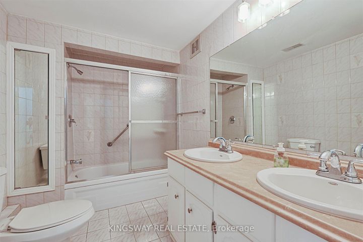Photo 20 at 184 Edmonton Drive, Pleasant View, Toronto