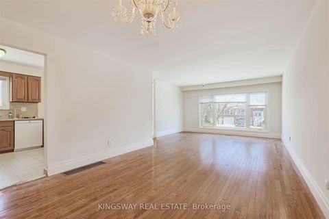 Photo 2 at 184 Edmonton Drive, Pleasant View, Toronto