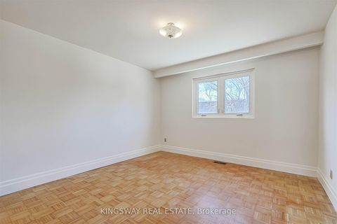 Photo 5 at 184 Edmonton Drive, Pleasant View, Toronto