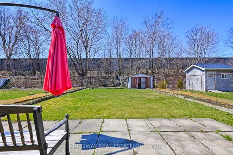 Photo 11 at 184 Edmonton Drive, Pleasant View, Toronto