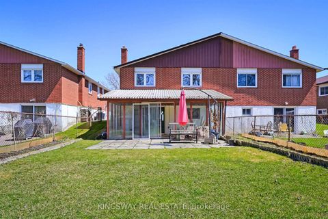 Photo 12 at 184 Edmonton Drive, Pleasant View, Toronto