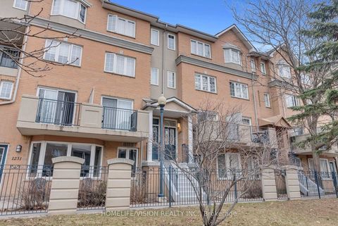 Photo 3 at 1229 - 28 Sommerset Way, Willowdale East, Toronto