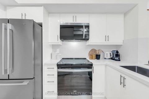 Photo 15 at 1229 - 28 Sommerset Way, Willowdale East, Toronto