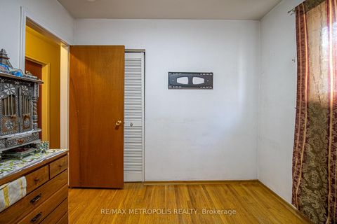 Photo 11 at 37 Albacore Crescent, Woburn, Toronto