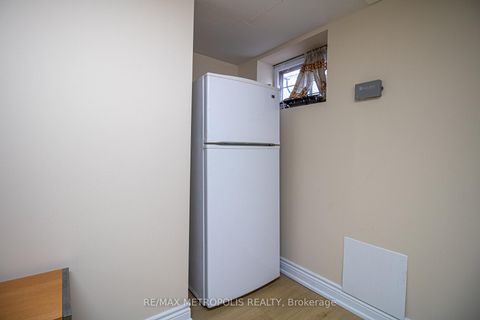 Photo 23 at 37 Albacore Crescent, Woburn, Toronto