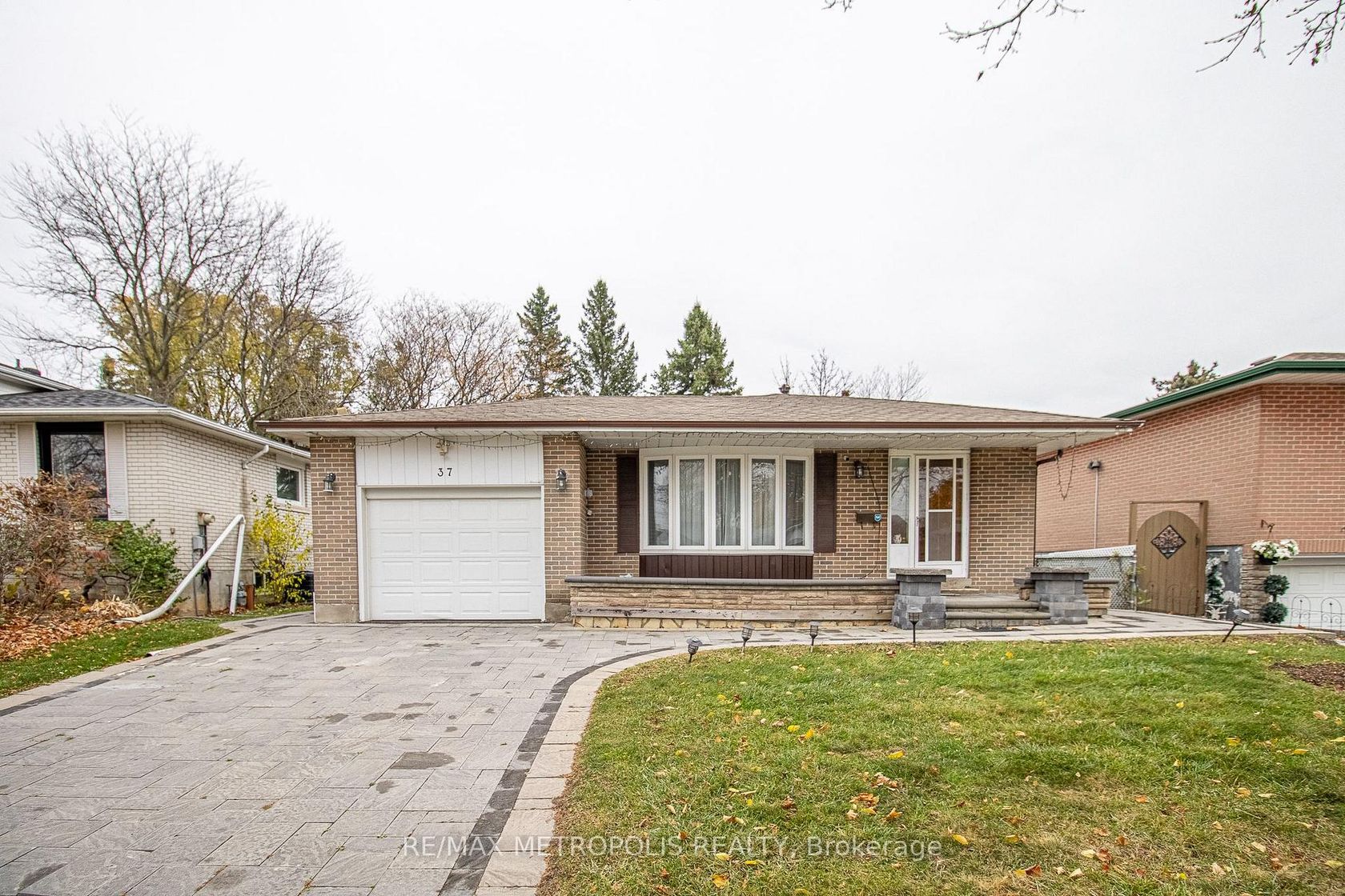37 Albacore Crescent, Woburn, Toronto 