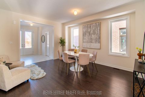 Photo 7 at 147 Dovedale Drive, Keswick South, Georgina