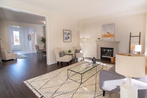 Photo 10 at 147 Dovedale Drive, Keswick South, Georgina