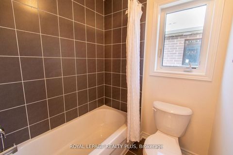 Photo 17 at 147 Dovedale Drive, Keswick South, Georgina