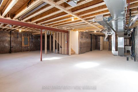 Photo 32 at 147 Dovedale Drive, Keswick South, Georgina