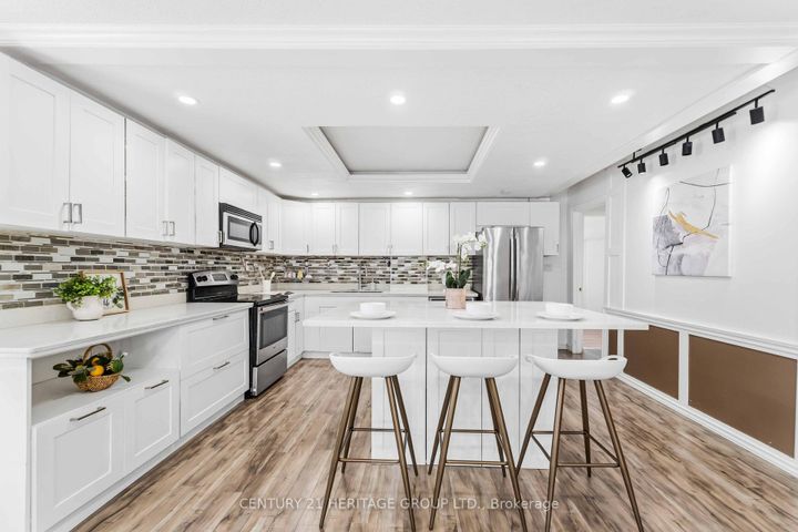 Photo 8 at 103 Edinburgh Avenue, Crown Point, Hamilton