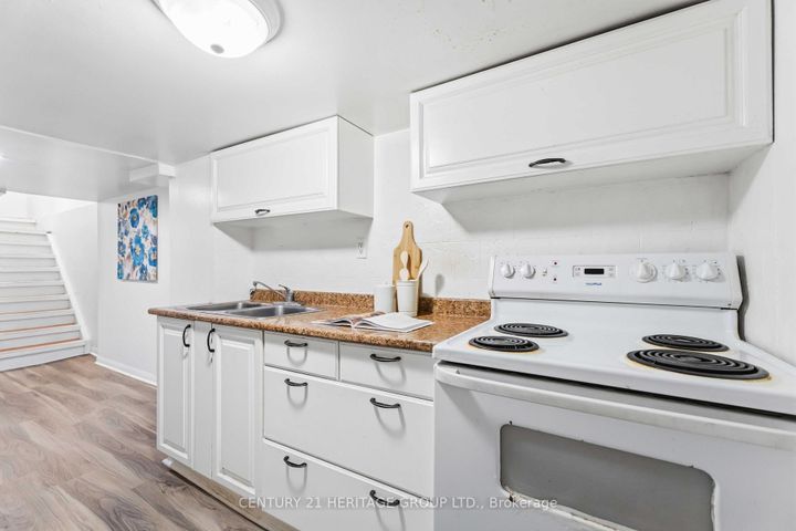 Photo 24 at 103 Edinburgh Avenue, Crown Point, Hamilton