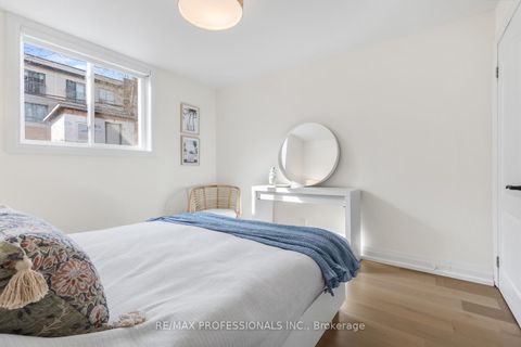 Photo 30 at 5 Birgitta Crescent, West Deane, Toronto