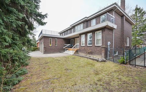 Photo 1 at 313 Firglen Ridge, Islington Woods, Vaughan