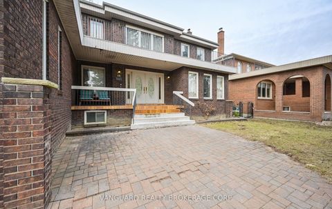 Photo 2 at 313 Firglen Ridge, Islington Woods, Vaughan