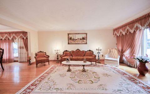 Photo 7 at 313 Firglen Ridge, Islington Woods, Vaughan