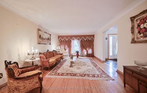 Photo 8 at 313 Firglen Ridge, Islington Woods, Vaughan