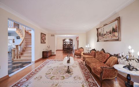 Photo 9 at 313 Firglen Ridge, Islington Woods, Vaughan