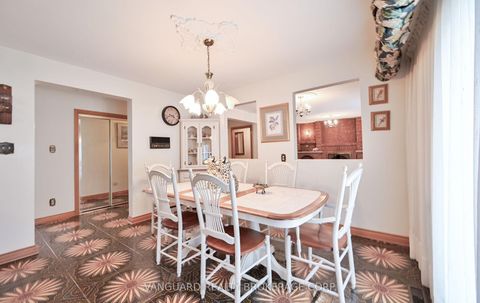 Photo 14 at 313 Firglen Ridge, Islington Woods, Vaughan