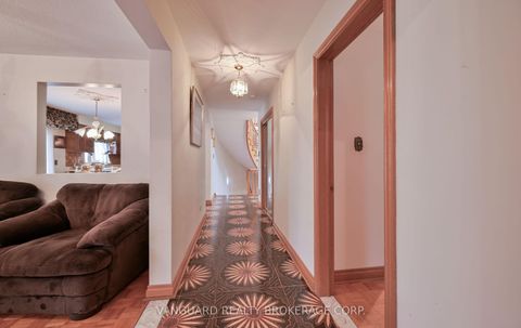 Photo 19 at 313 Firglen Ridge, Islington Woods, Vaughan