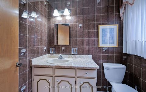 Photo 22 at 313 Firglen Ridge, Islington Woods, Vaughan